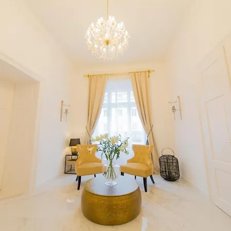 Palais Gutenberg Le Petit Apartment